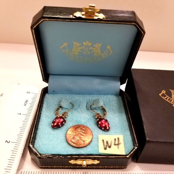NIB Juicy Couture Red Enamel Strawberries Crystals & Gold Earrings RARE AUTHENTI - Picture 2 of 9